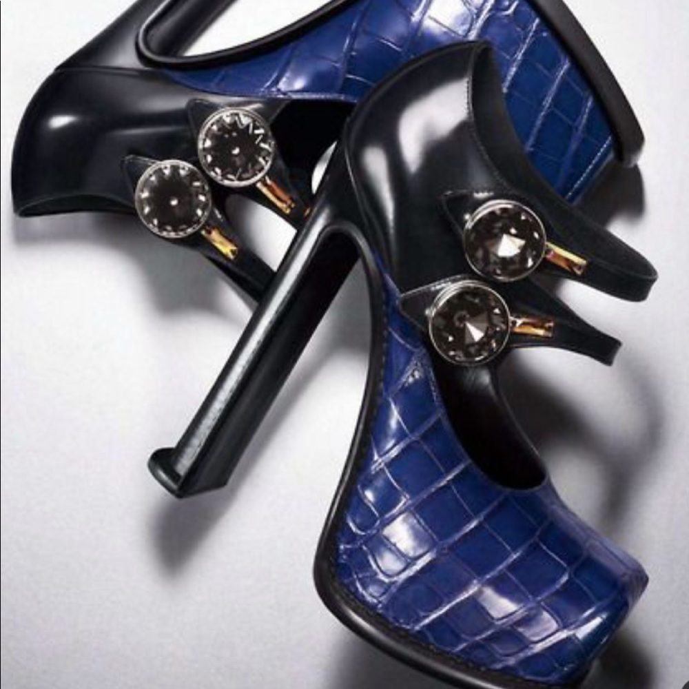 DESPERATELY seeking for these shoes!